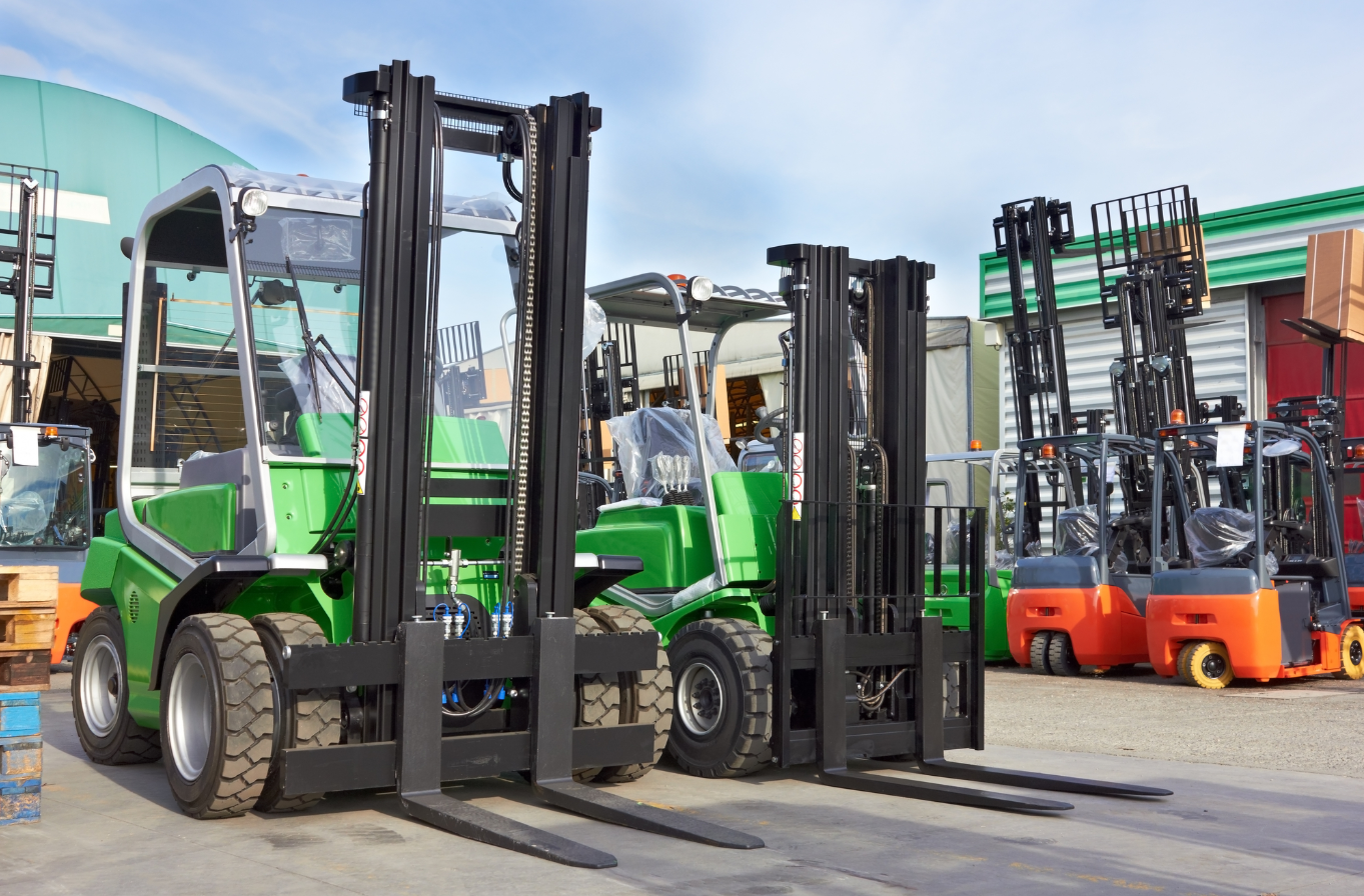 Electric vs Fuel Forklifts: Key Differences You MUST Know Before Choosing!