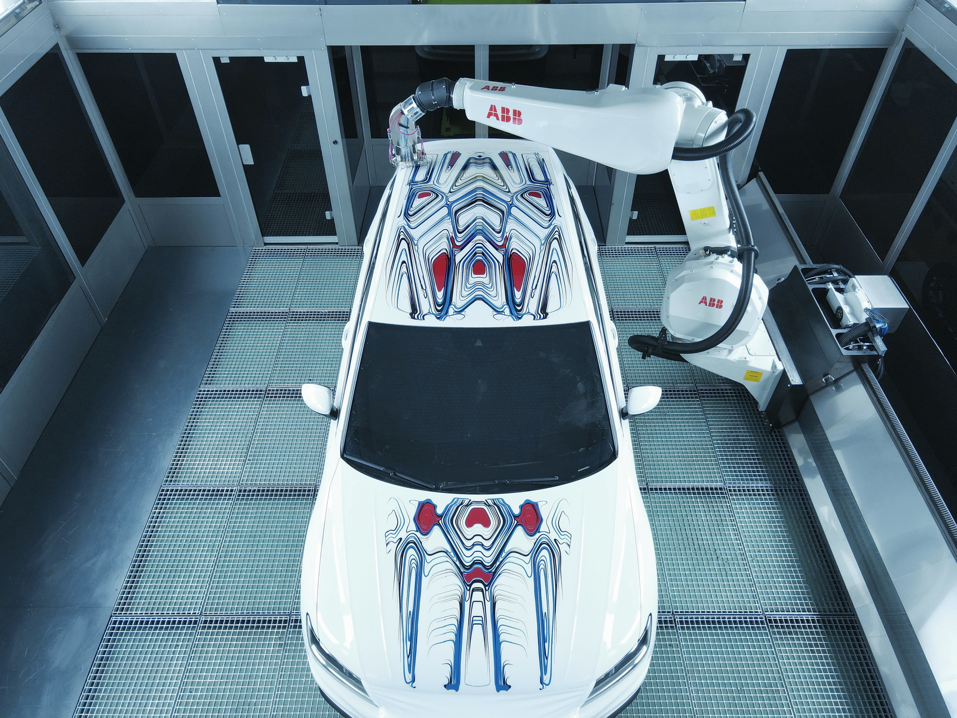 Abb Robotic Paint Car Pertama Di Dunia, ABB Memamerkan Paintbot Yang Dapat Melukis Mobil Dalam Waktu 30 Menit