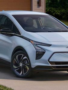 Chevrolet reduces 2023 Bolt EV and SUV prices by as much as $6,300