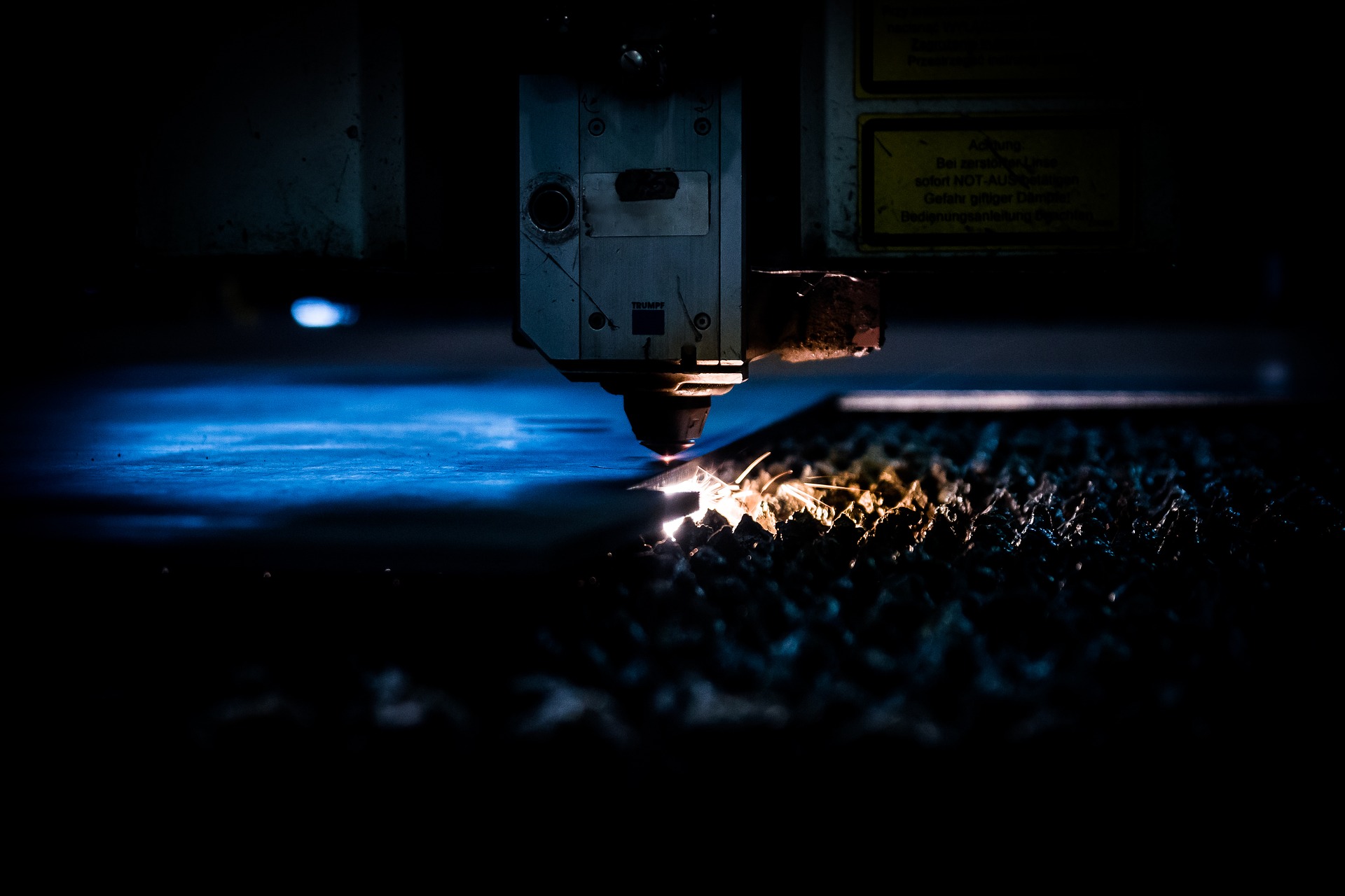 Mesin CNC: Pengertian, Prinsip Kerja, Jenis dan Manfaatnya dalam Dunia Industri