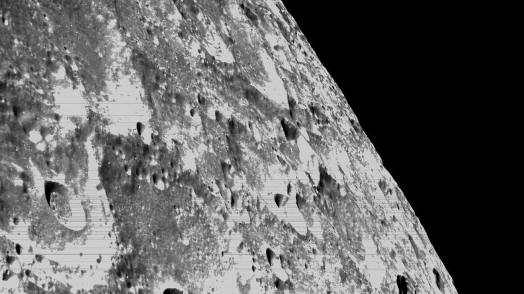 Orion NASA Memotret Dirinya Sendiri Saat Melewati Sisi Gelap Bulan